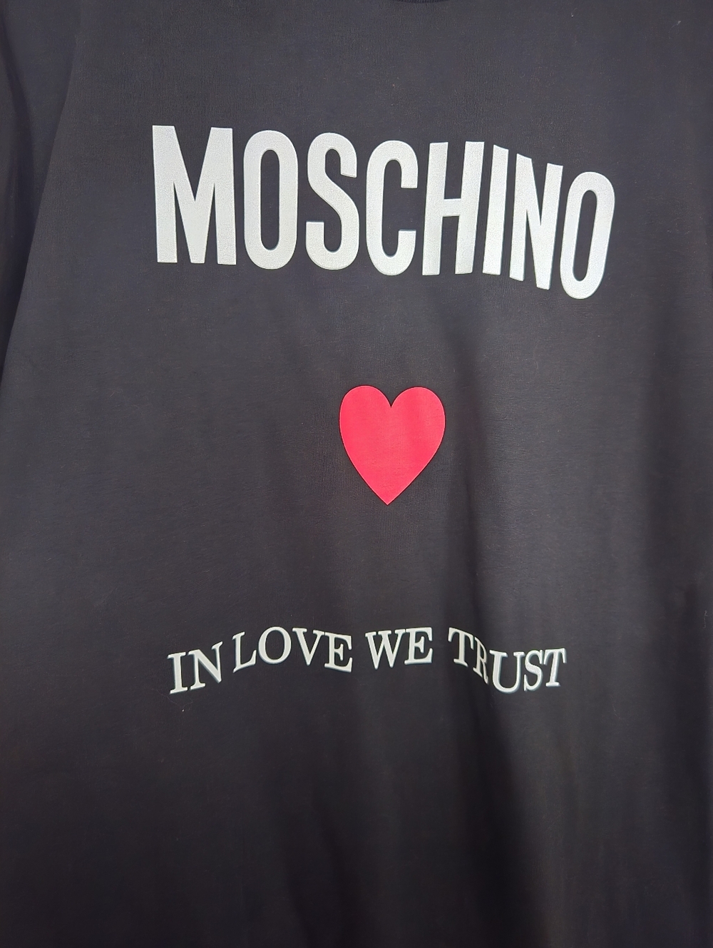 NWOT Moschino Couture In Love We Trust Black T-Shirt with Red Heart Size L - Picture 3 of 7